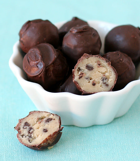 VEGAN COOKIE DOUGH CHOCOLATE BITES